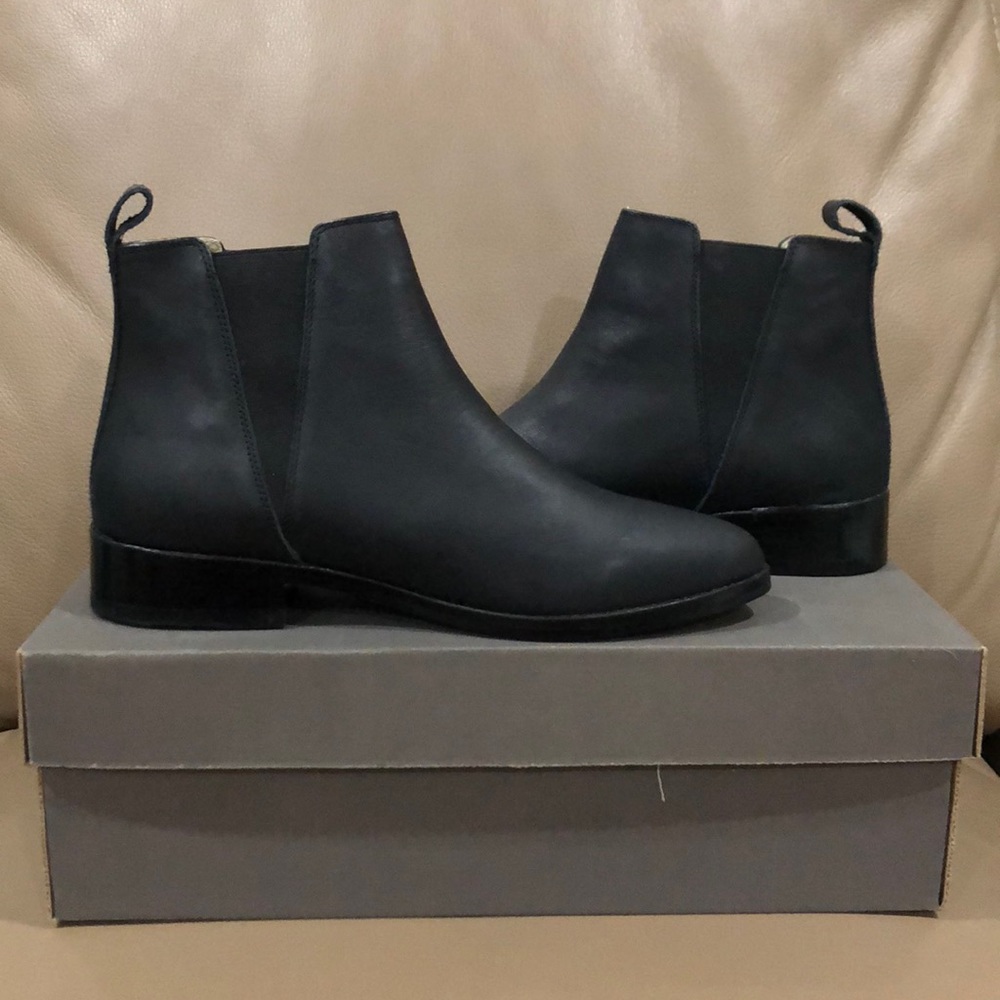 Nisolo All Black Chelsea Boots